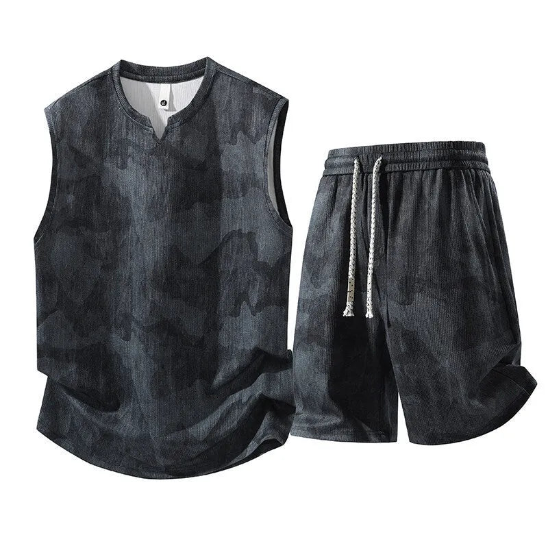 Sleeveless vest and shorts two-piece casual suit in quick-drying fabric for plus sizes.