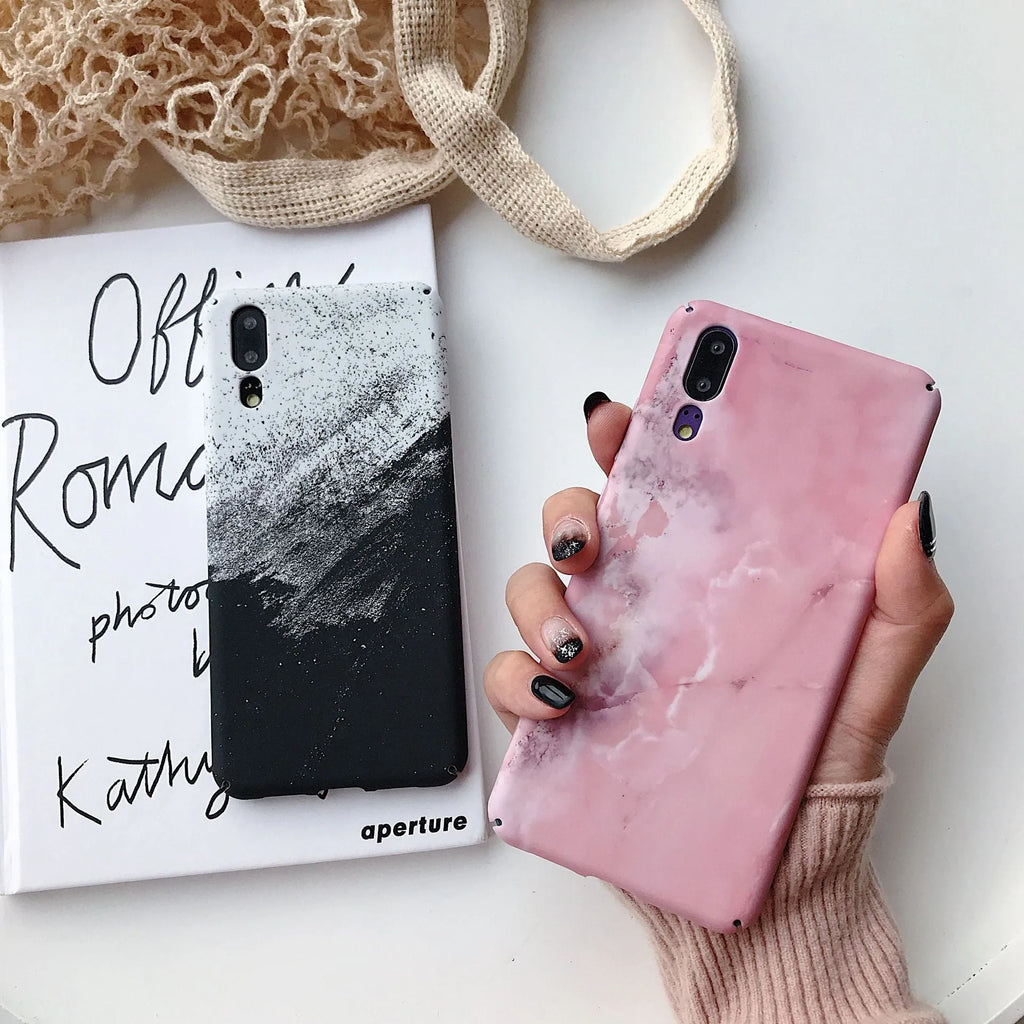 Painted solid colour phone case for Honor and Huawei smartphones in black or pink.