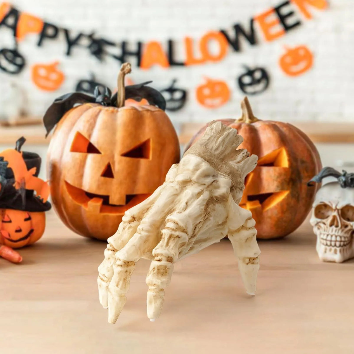 Halloween electric luminous crawling hand with warm light and spooky sound, animated zombie hand decoration
