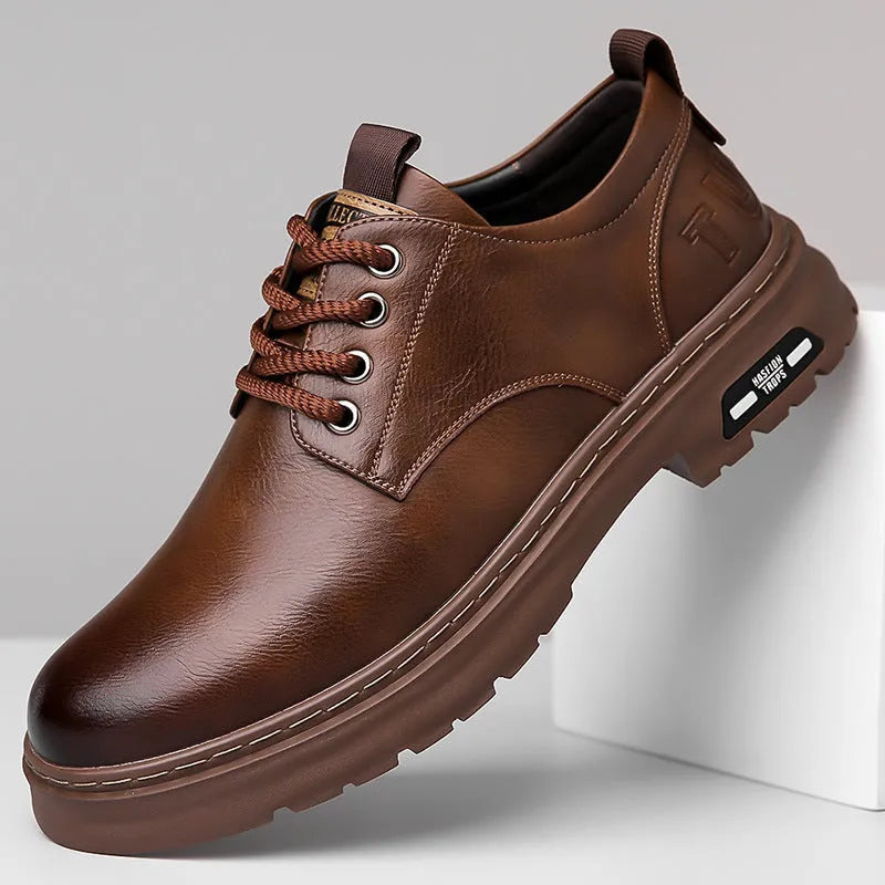 Retro men's casual leather-style shoes in black with round toe and visible stitching