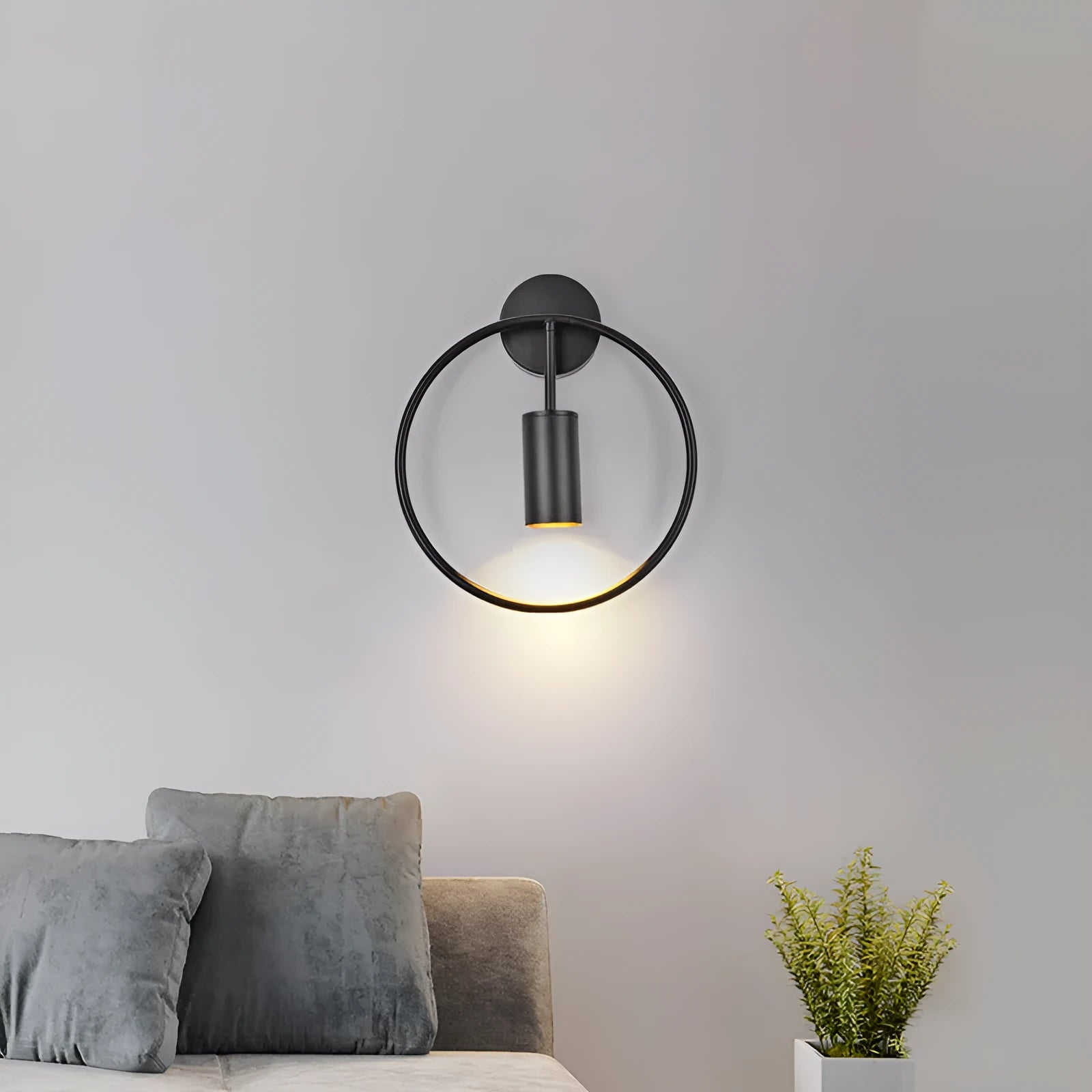 Round iron wall lamp with LED in golden finish, 280mm diameter