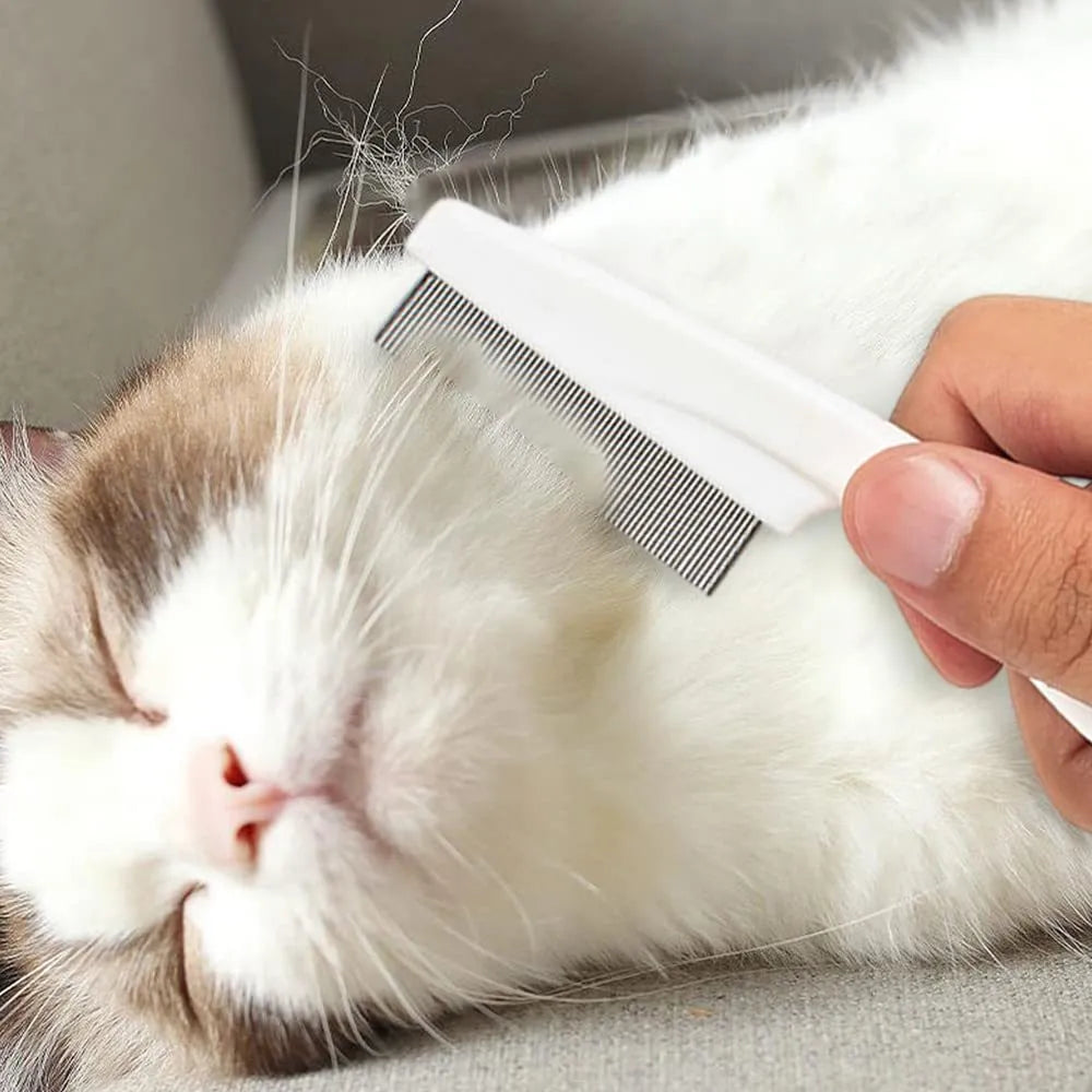 Multifunctional pet comb with stainless steel fine teeth and non-slip handle, for tear stain removal on dogs and cats