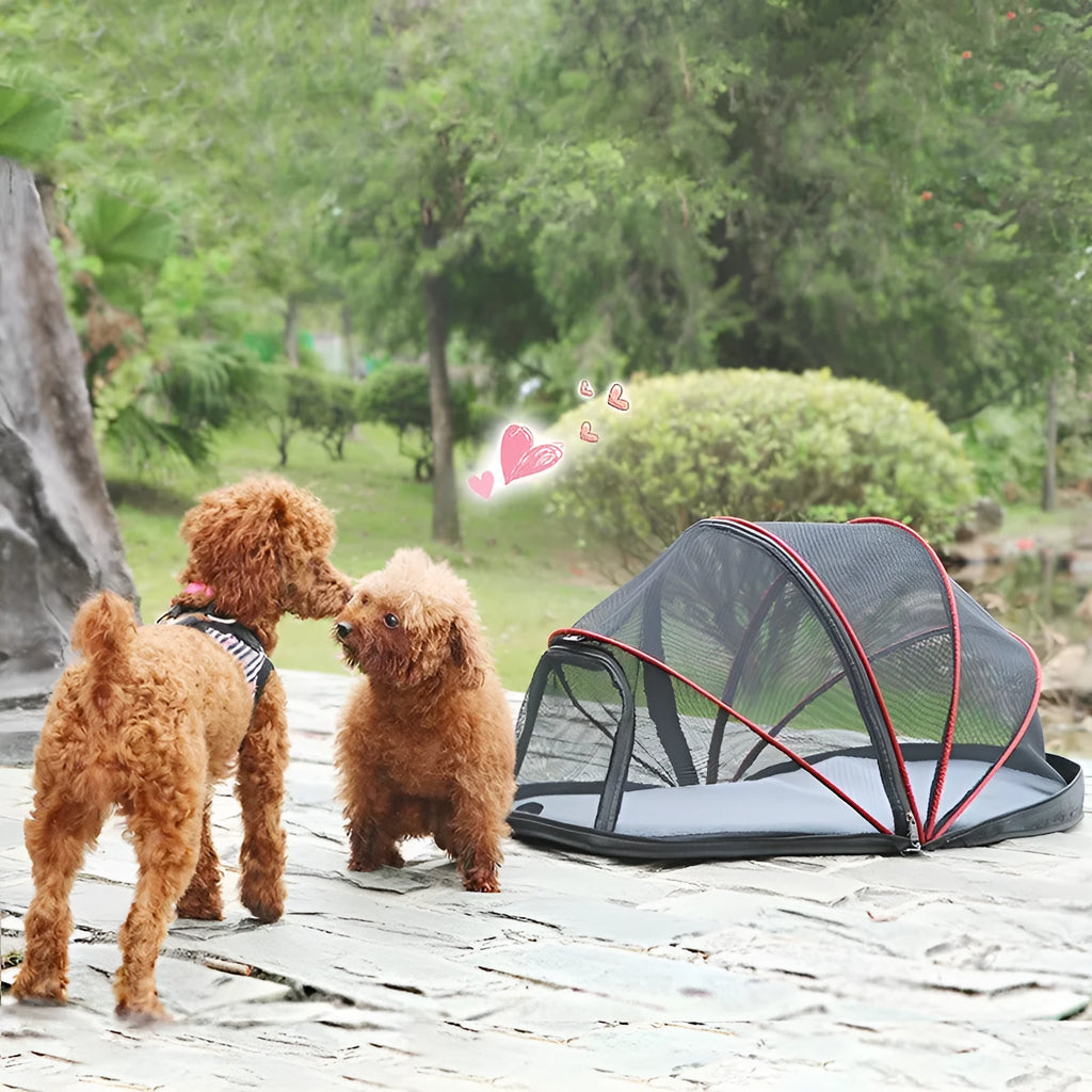 Cat folding travel tent in L code size with mesh ventilation panels