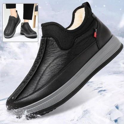 Toasty warm winter snow boots for men with round-toe platform, fleece lining, and non-slip rubber sole