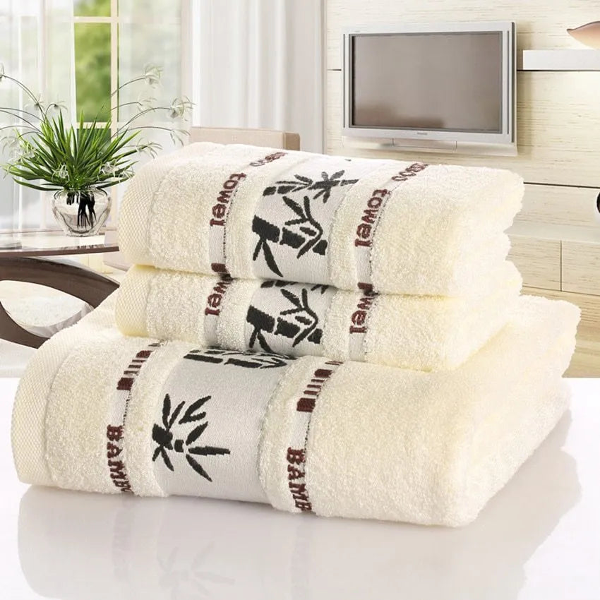 Bamboo charcoal fibre bath towel 70x140cm in white, soft and quick-drying