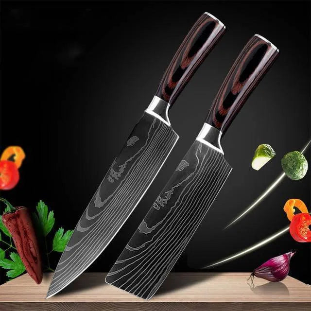 7Cr17 stainless steel kitchen knife with Damascus patterned 18 cm blade and coloured wood handle