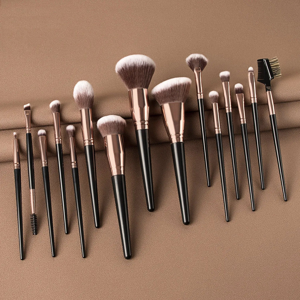 15-piece makeup brush set with eye shadow brush, man-made fibre bristles, plastic handles, 19cm length, brown or black