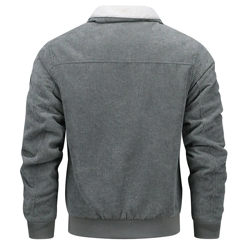 Men's warm and stylish fleece jacket with pockets, available in a variety of classic colors