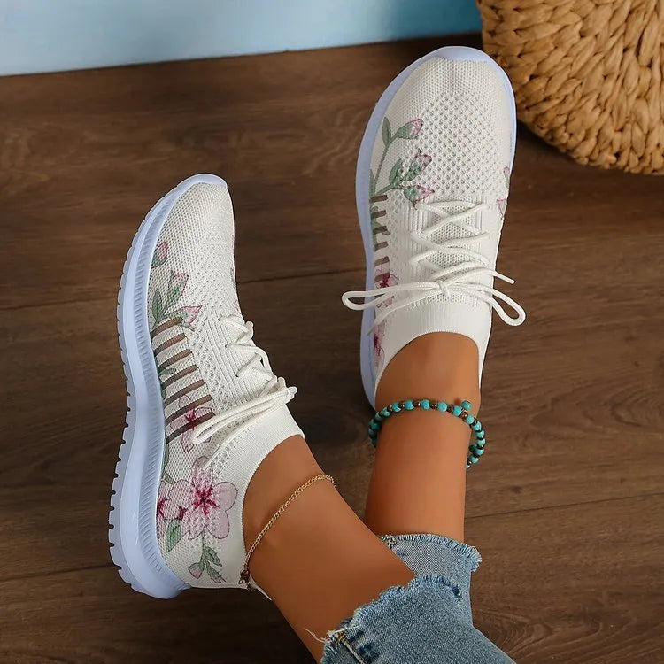 Women's Milky White mesh running shoes with Flyknit upper and flat rubber sole