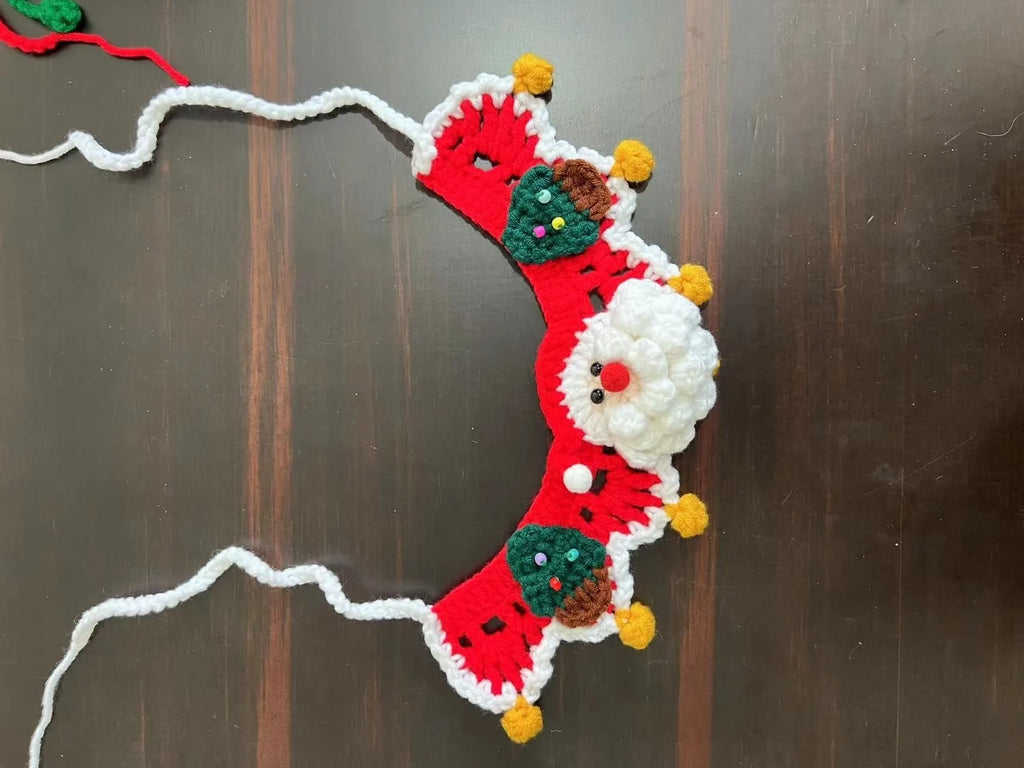 Christmas knitted wool pet scarf with festive patterns in sizes XS S M L for dogs and cats