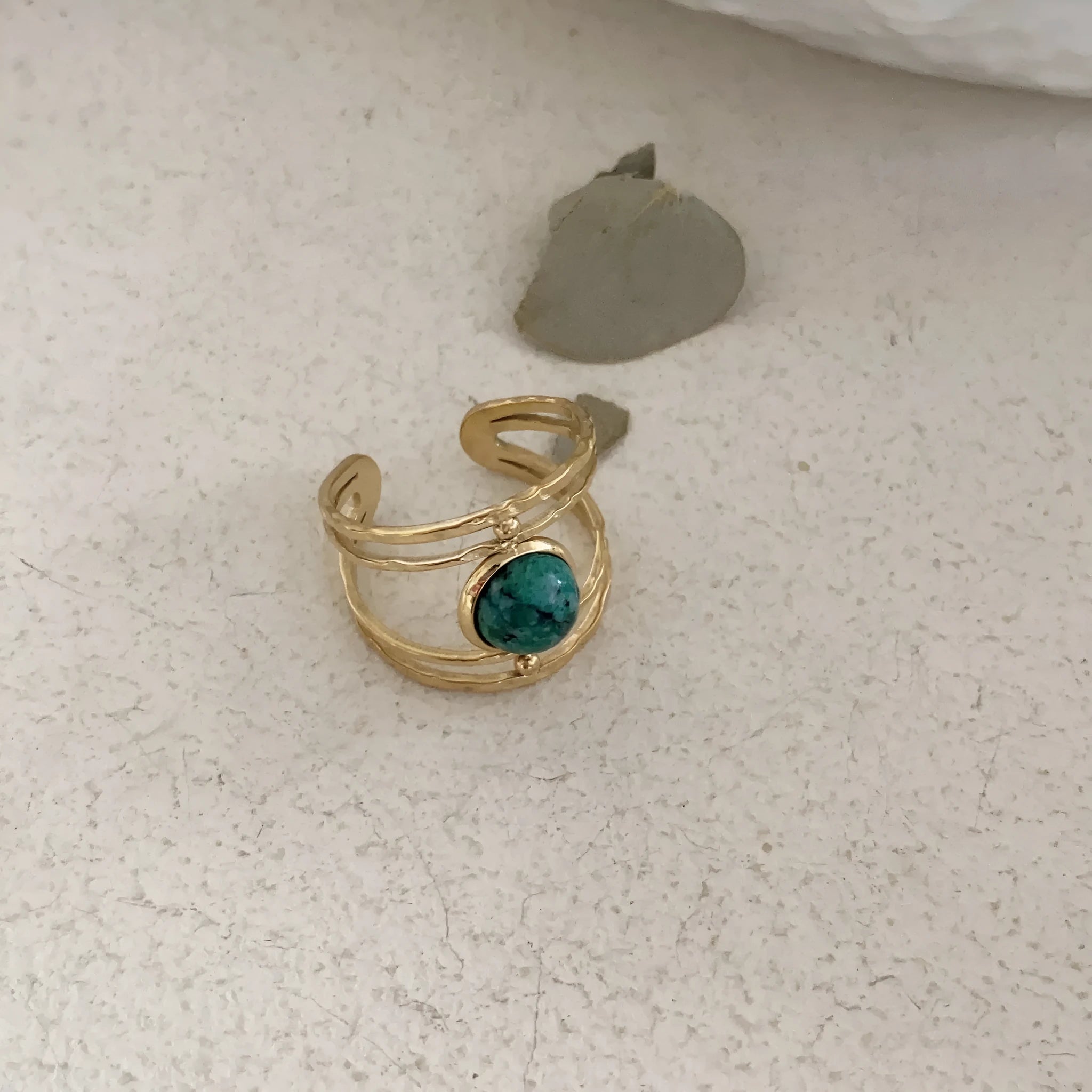 JZ0379 green titanium steel geometric open ring with electroplated finish