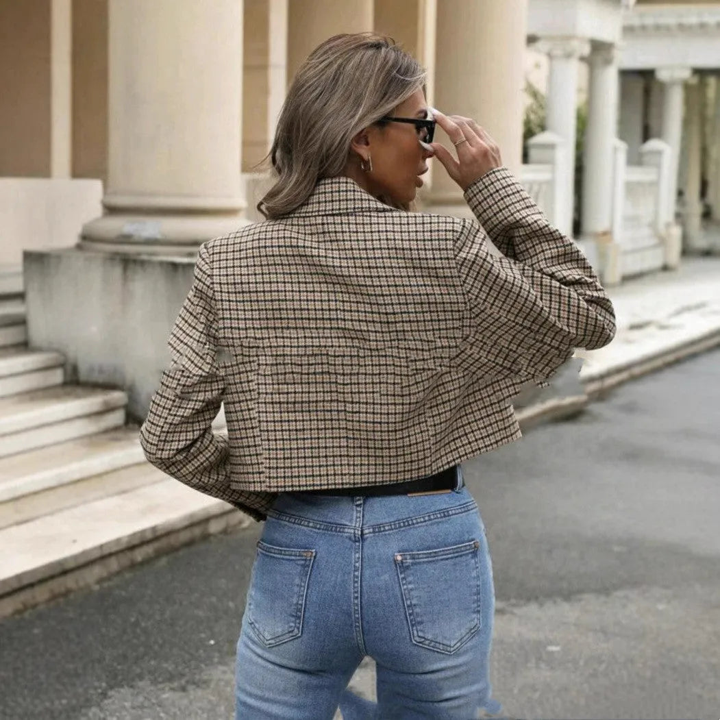 Women's short plaid cardigan coat with buttons in flocked polyester, short length 40cm, regular sleeves