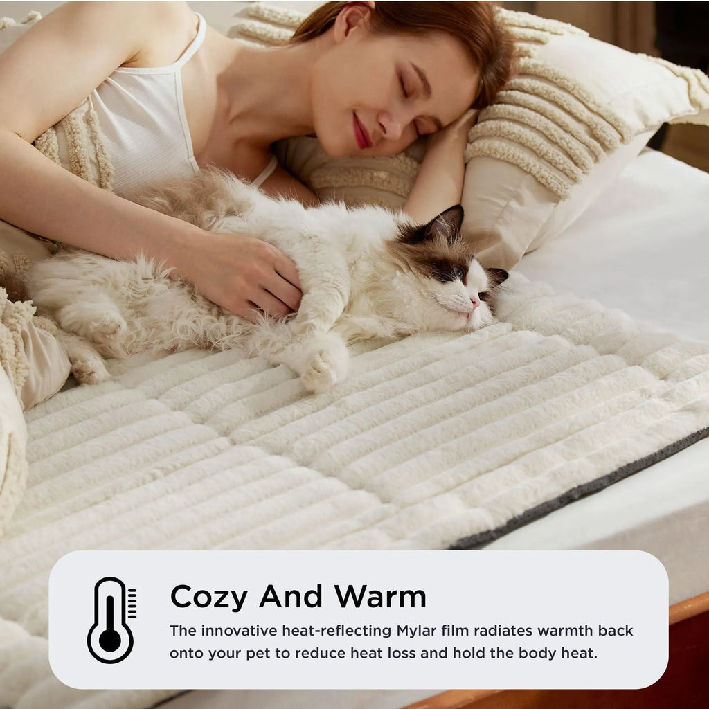 Self warming pet mat in corduroy fleece with non-slip bottom in Brown colour