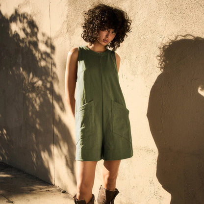 Stylish summer jumpsuit with pockets, cargo shorts, and a relaxed, comfortable design