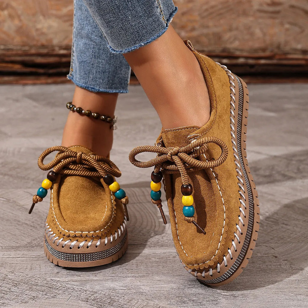 Retro full-covered thick-soled women's flats in beige suede with lace-up closure