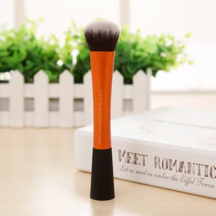 Makeup foundation brush with man-made fibre bristles and long handle, style A or B