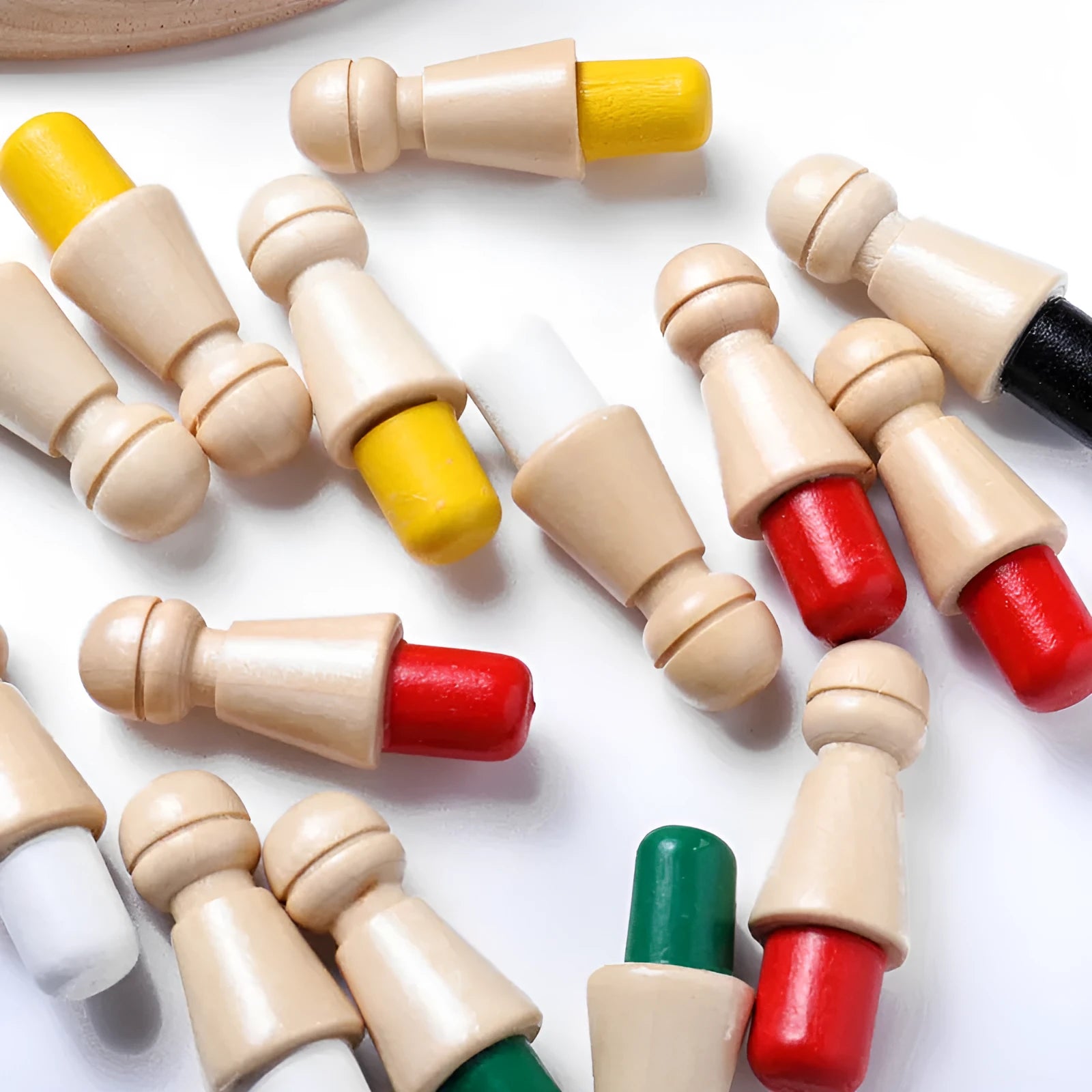 Beech wood memory chess set for children age 3+ with white pieces on 17cm board
