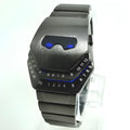 Alloy men's electronic watch black diamond dial with number display on alloy strap