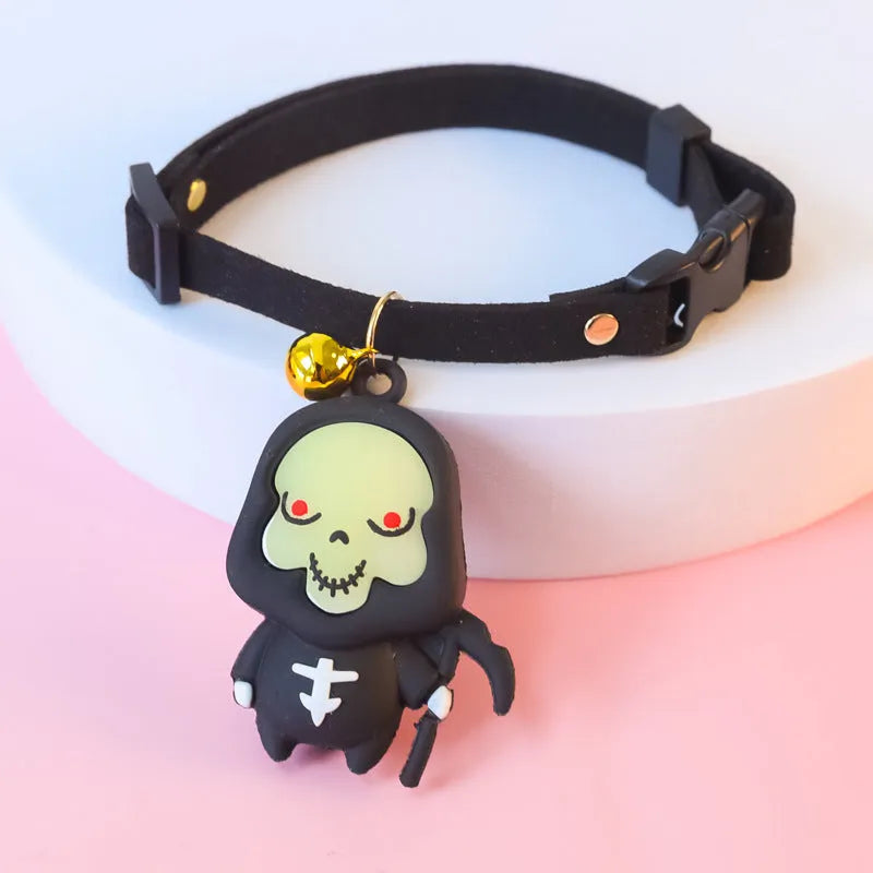 Halloween dog collar with luminous design, shown in adjustable sizes for small to large dogs.
