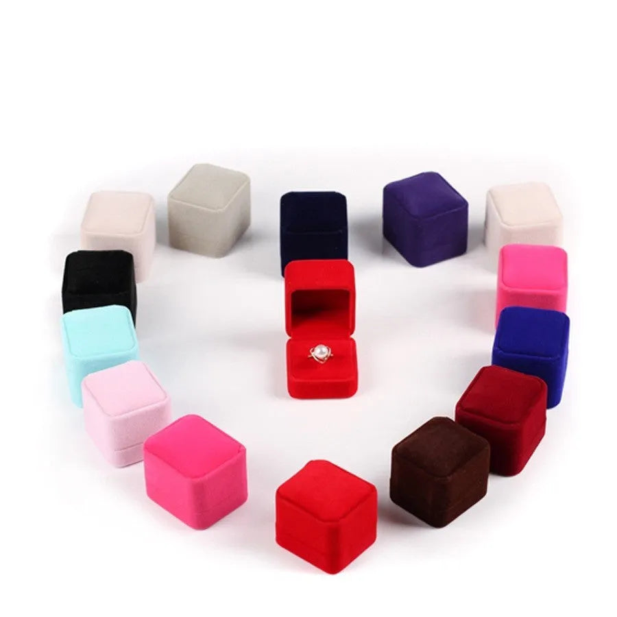 Flannel jewellery box for ring storage in 5x5x4.5cm size with MDF construction