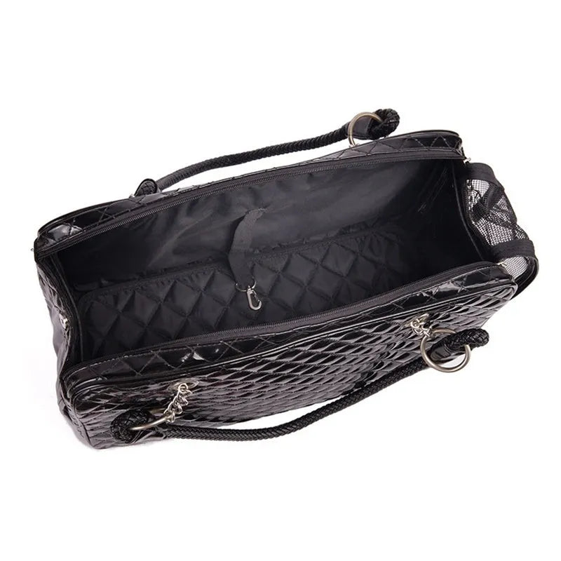 Portable PVC pet bag for Teddy pets in black or white with medium hardness