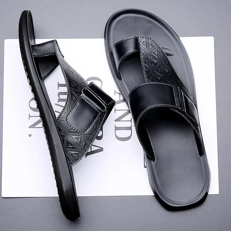 Men's casual beach slippers in light brown with cowhide upper and rubber sole