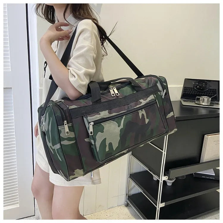 Camouflage luggage bag with 20L capacity and waterproof fabric construction