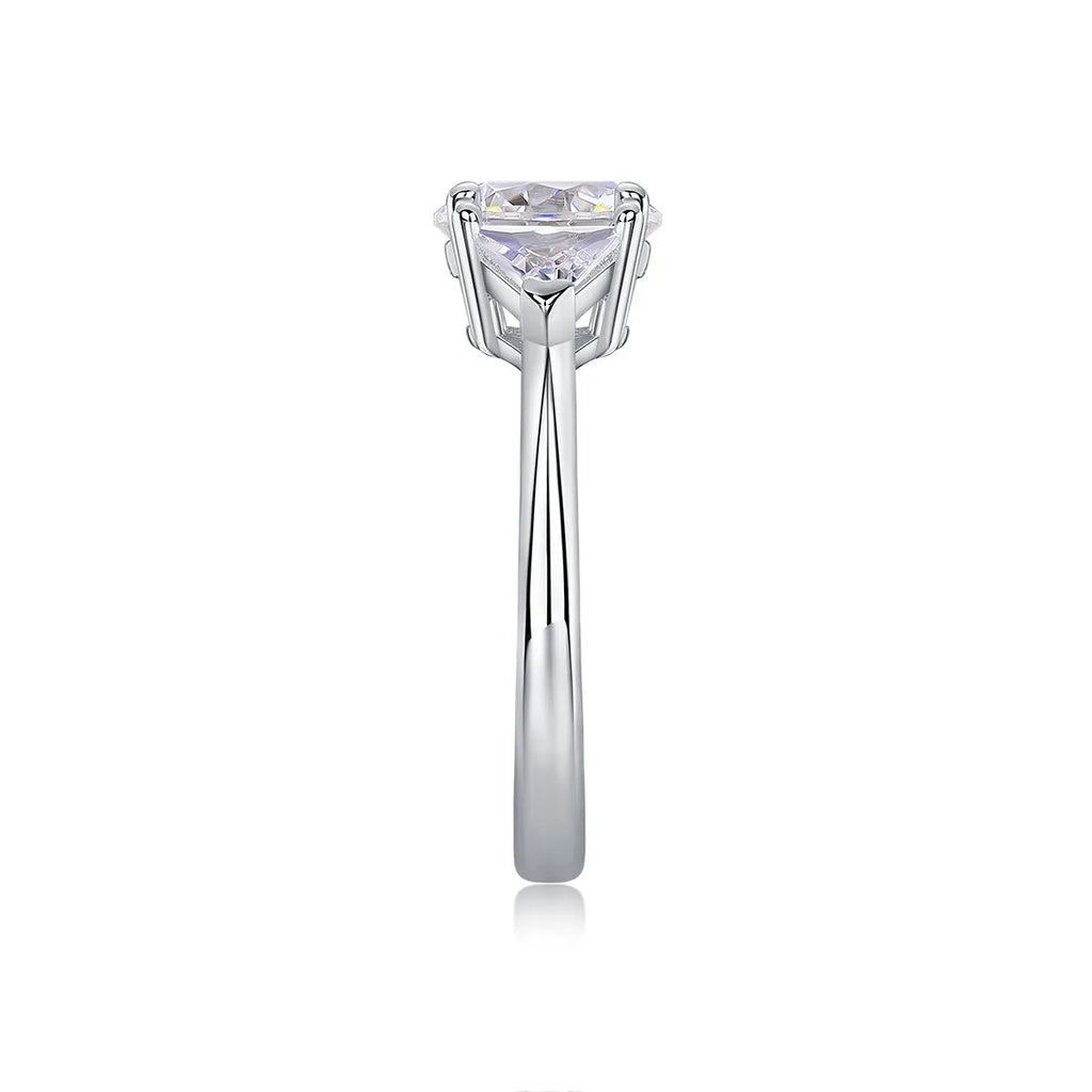 Ocean Diamond 2-carat moissanite wedding ring set in gold-plated S925 silver on a white background