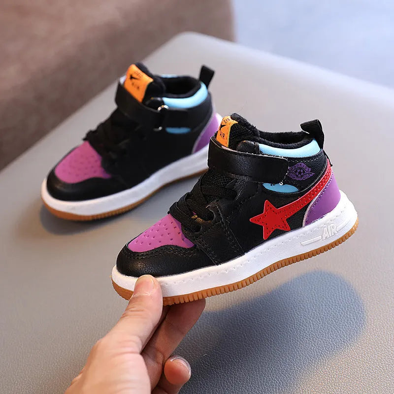 Children's casual sports shoes with TPU upper, rubber sole, Velcro fastening, cartoon pattern, black or white, sizes 22-31.