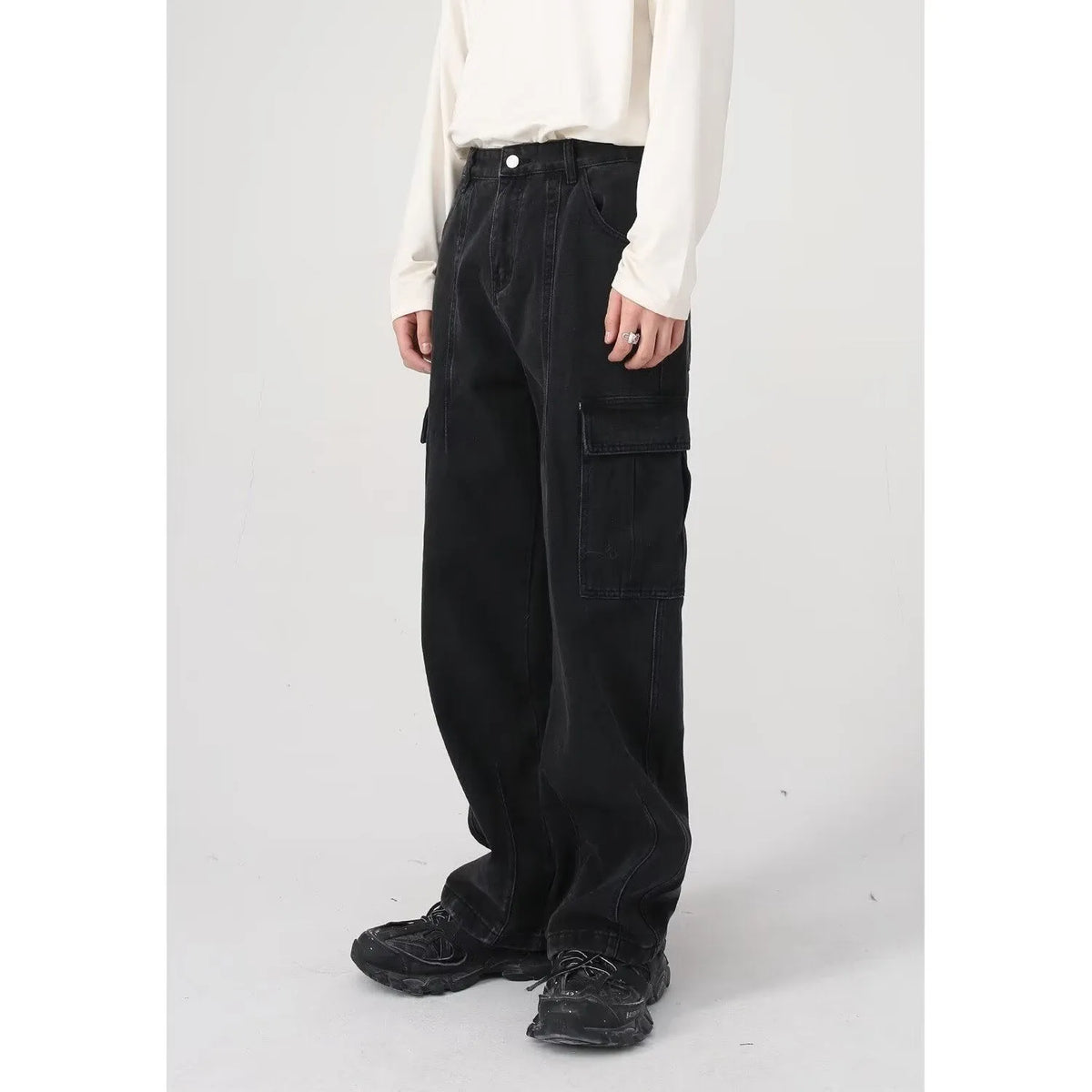 Loose straight-leg workwear jeans in non-stretch cotton denim, blue or black, sizes S to 3XL.