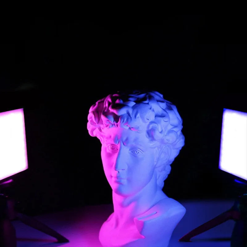 Pocket magnetic RGB fill light with 120° beam and 2000mAh battery for product photography