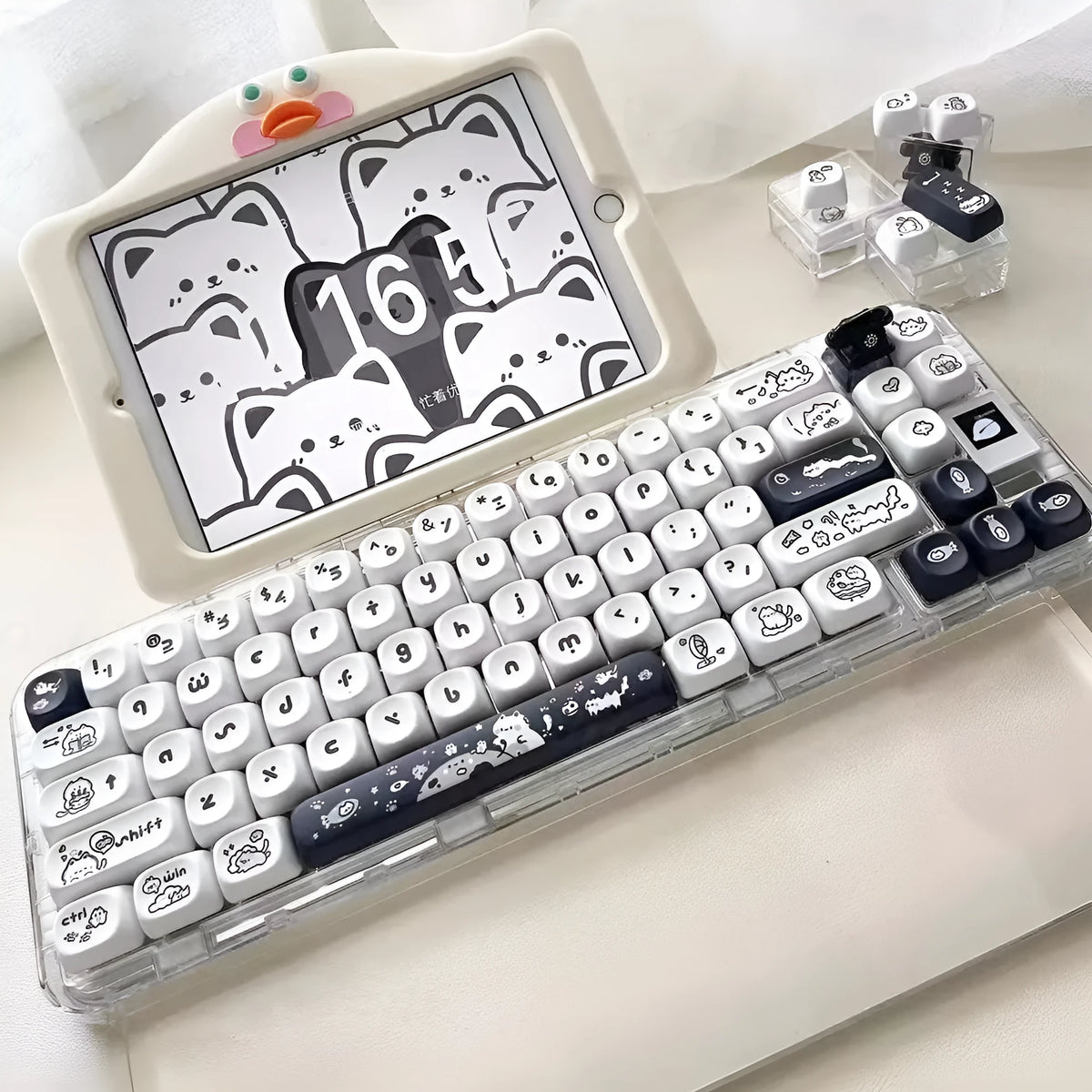 Black and white cat keycap set in MOA height with flat chest profile, made from ABS plastic for mechanical keyboards.