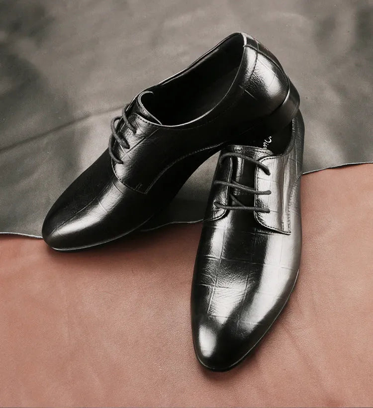Men's black handmade cow leather derby shoes with a pointed toe and rubber sole.