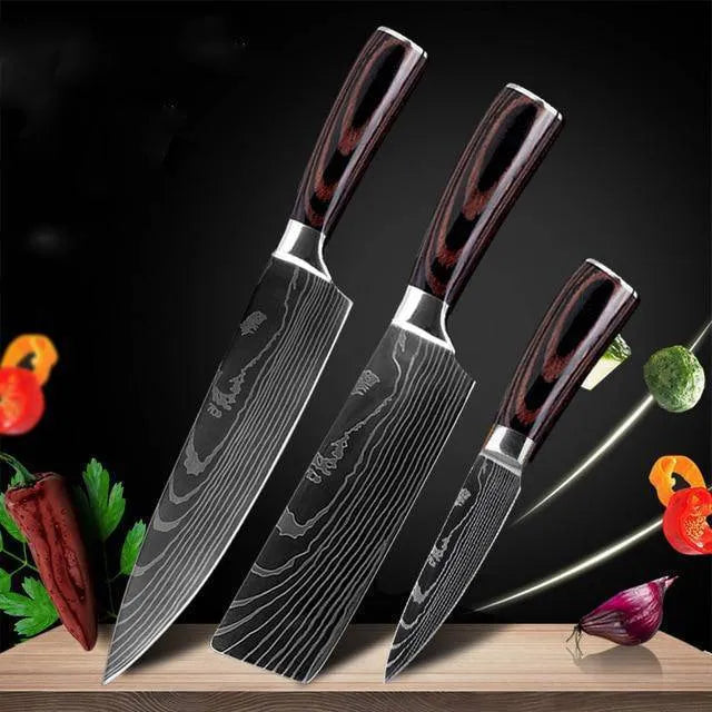 7Cr17 stainless steel kitchen knife with Damascus patterned 18 cm blade and coloured wood handle