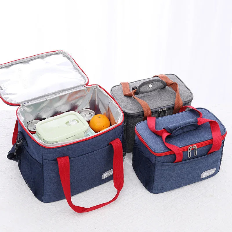 Insulated crossbody picnic bag in Oxford cloth with 15-litre capacity in modern simplicity design