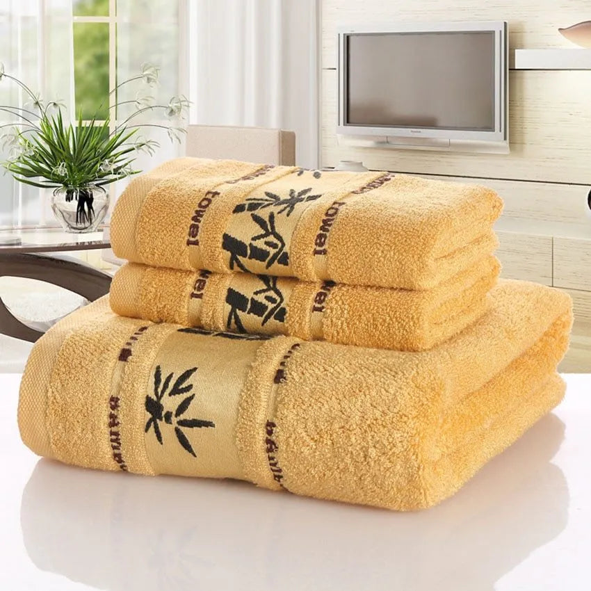 Bamboo charcoal fibre bath towel 70x140cm in white, soft and quick-drying