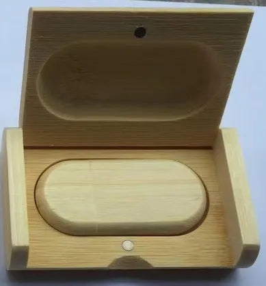 Wooden USB drive gift set in maple finish with box, 16GB capacity, USB 2.0