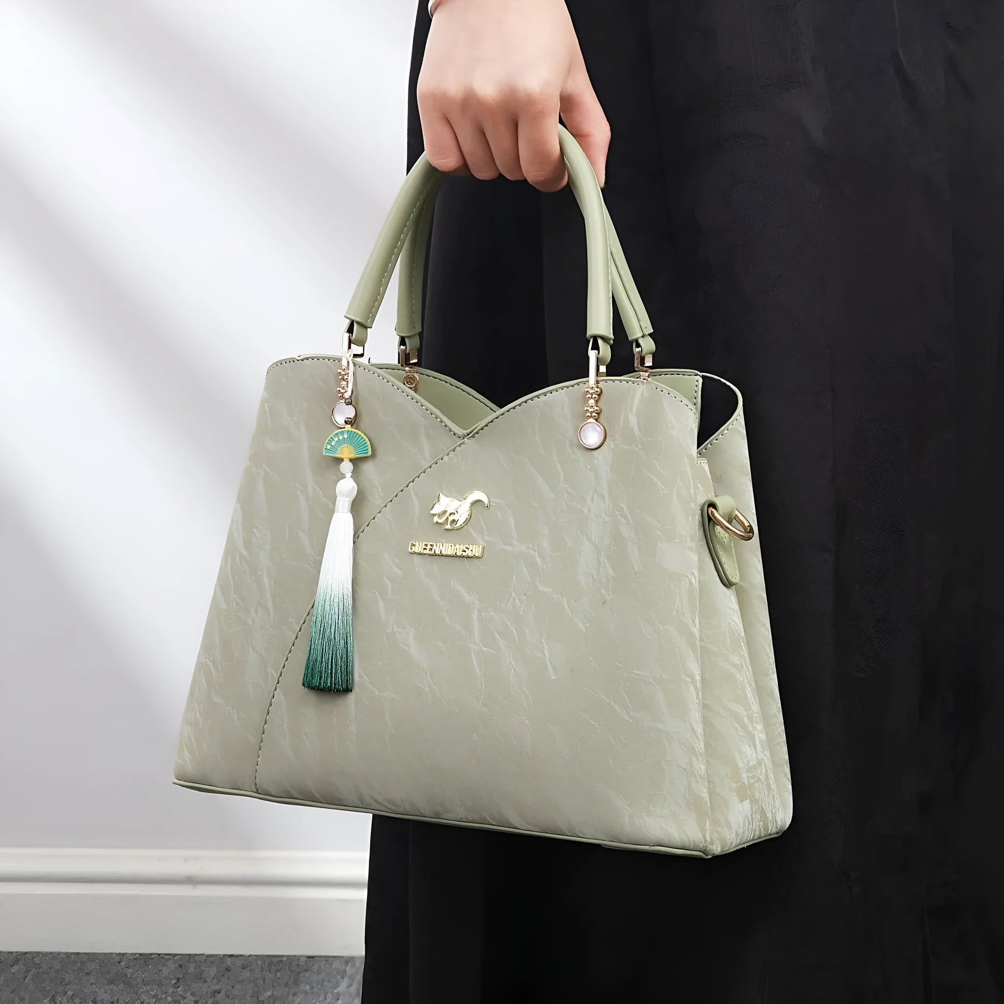 Women's soft PU messenger bag in horizontal square shape with sewing thread detailing