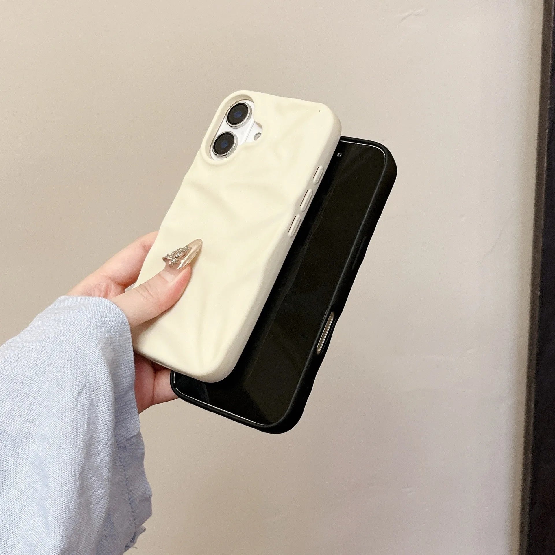 High-grade three-dimensional pleated silicone phone case in oil injection colour for iPhone, soft shell design