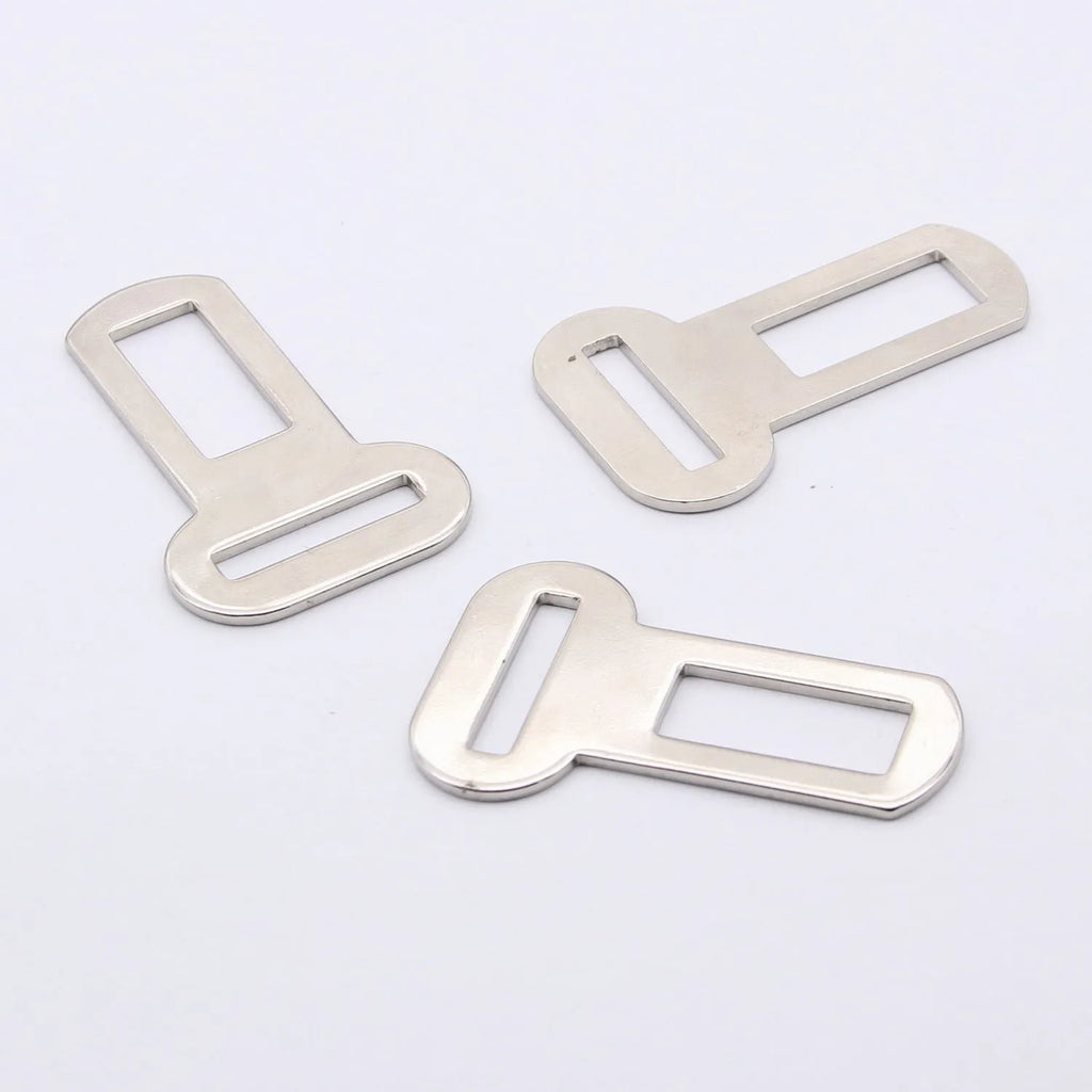 26mm silvery stainless steel quick-release pet safety buckle for leads and harnesses.