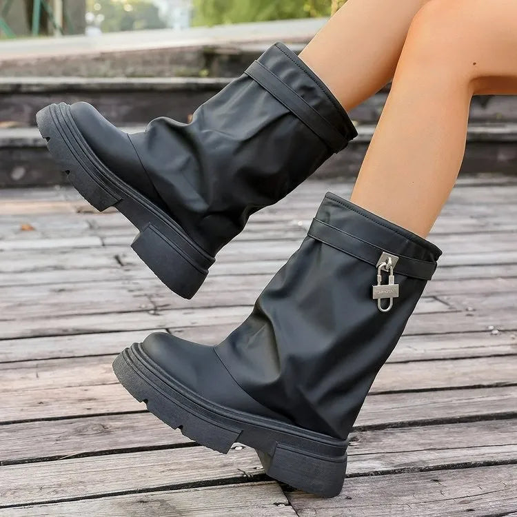 Black simple British style thick-soled Martin boots for women with side zipper, round toe, and square heel