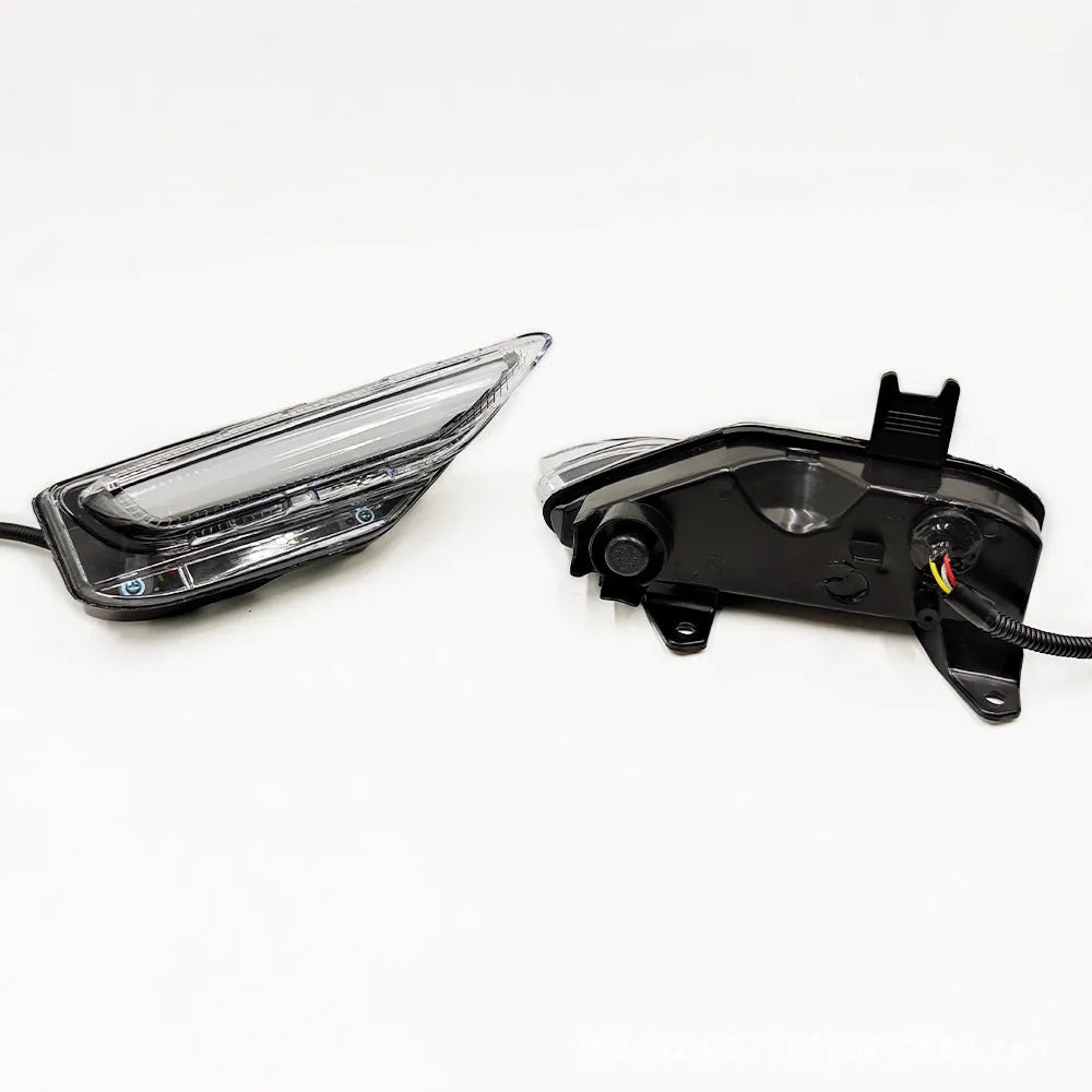 Infiniti Q50 front bumper LED daytime running and turn signal lamp unit