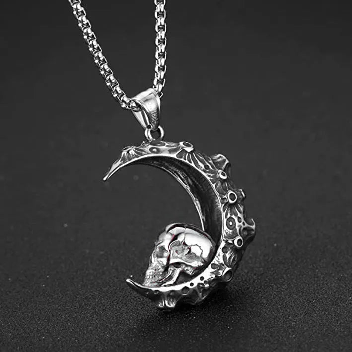 Men's silver stainless steel necklace with alloy pendant in skull, dagger, sun or other design