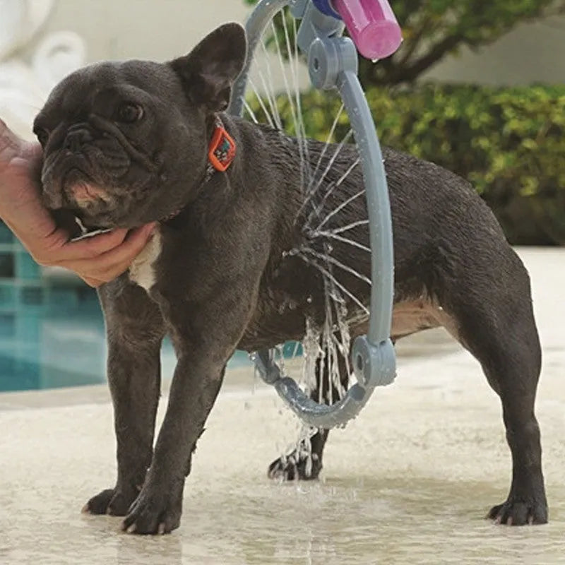 One-key foldable pet bathing hose with 40 cm ring and shampoo dispenser on green garden hose