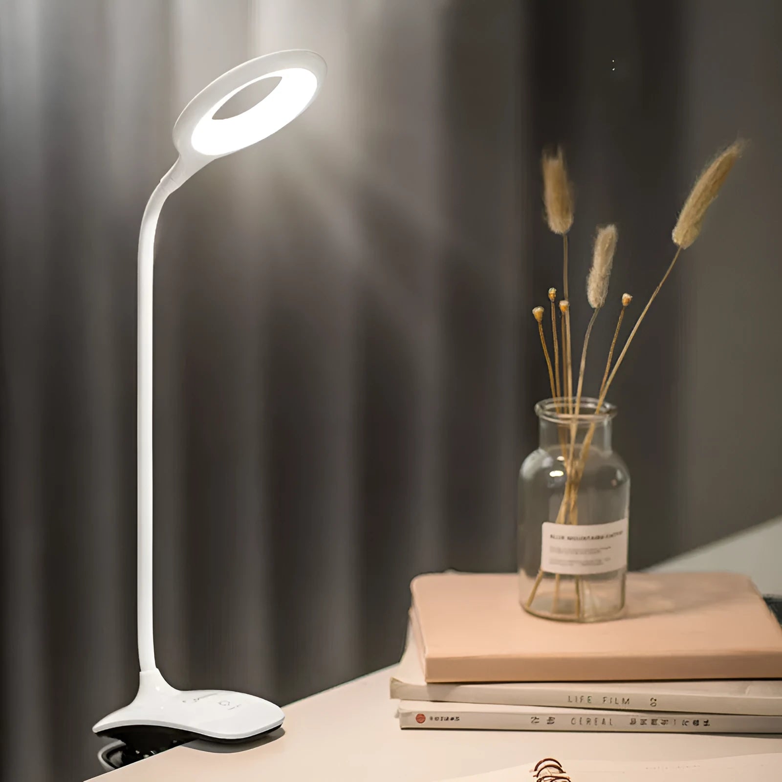 Rechargeable table lamp with touch switch in green, pink, or white USB colour
