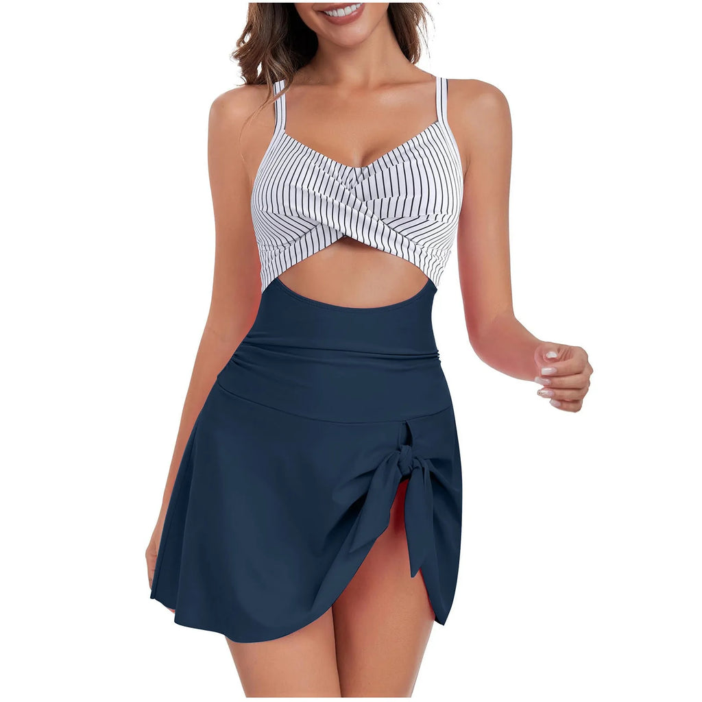 Solid colour one-piece swimsuit for swimming and wading sports, available in multiple sizes.