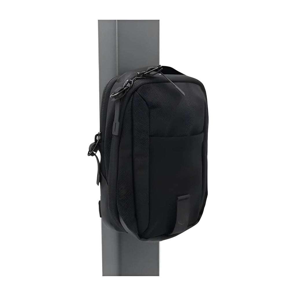 Black Oxford cloth fitness pannier bag with magnetic closure and polyester lining, hanging storage for indoor sports.