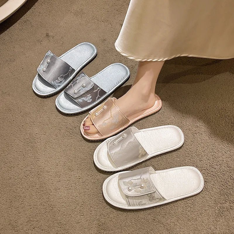 Casual non-slip slippers with TPR sole and breathable upper, shown in white, pink, and blue, sizes 36-41
