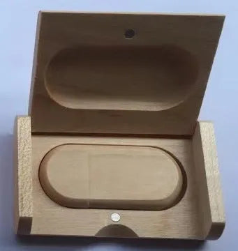 Wooden USB drive gift set in maple finish with box, 16GB capacity, USB 2.0