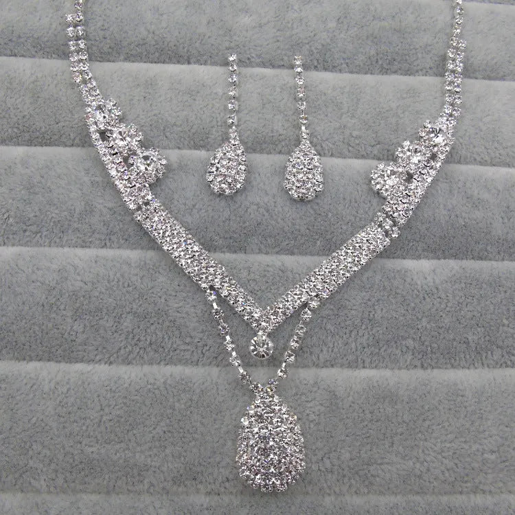 Water drop shape bridal necklace and earrings set with drill detailing for weddings and formal events.